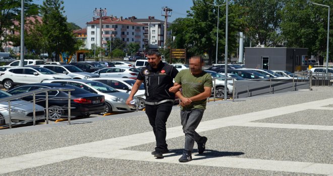 Uyuşturucu madde ile yakalanan kepçe operatörü adliyeye sevk edildi