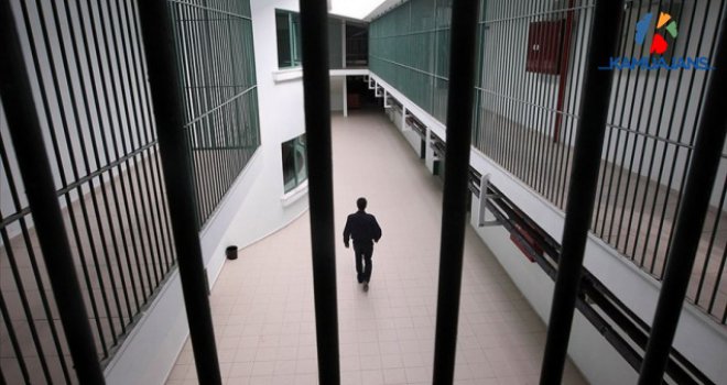 Uyuşturucu satmaktan yargılanan infaz koruma memurundan ilginç savunma