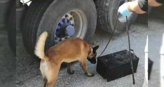 Uyuşturucuyu tır aküsüne saklamışlar....