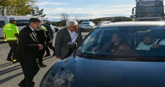 Vali Kılıç, trafik kontrol noktalarını denetledi.......