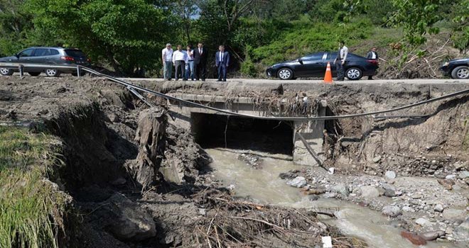 Vali Ümit taşkın felaketi yaşayan köyleri ziyaret etti 
