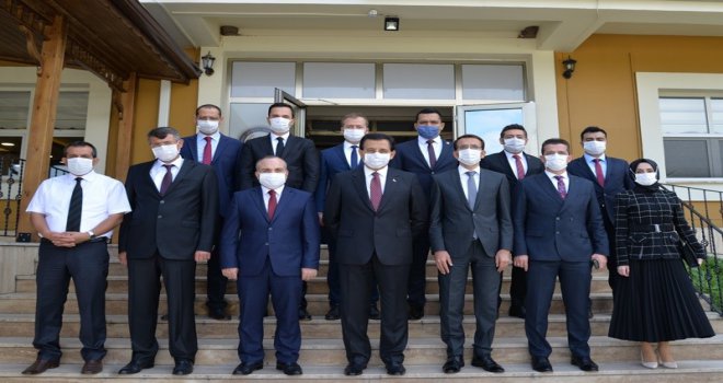 Vali Ümit, Vali Yardımcıları Ve Kaymakamlarla Bir Araya Geldi 