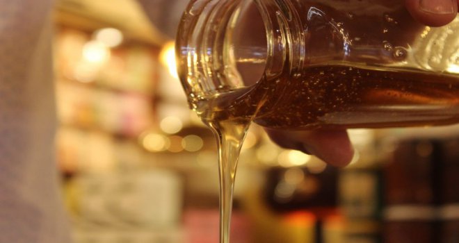 Yabancı uyruklu kadın fazla yediği ‘Acı bal' dan zehirlendi