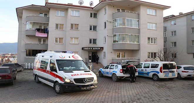 Yalnız yaşayan kadın evinde ölü bulundu