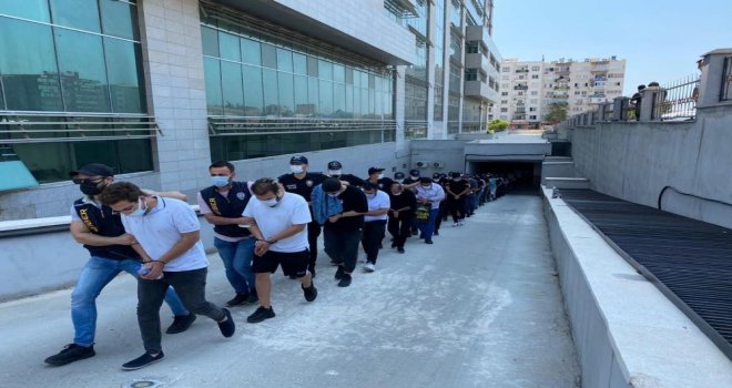 Yasadışı bahis operasyonunda gözaltına alınan 89 kişiden 35'i, çıkarıldıkları mahkemece tutuklandı