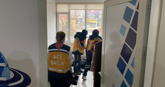 Yaşlı adam yaşadığı iş hanının deposunda ölü bulundu