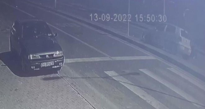 Yaya geçidinde otomobilin çarptığı anne ve kızı ölümden döndü