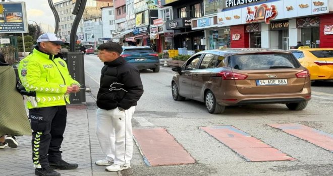 Yayalara uygulamalı trafik eğitimi.....