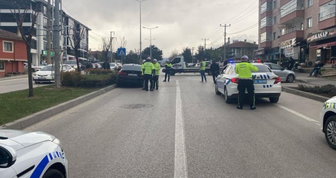 Yayaya yol veren araçla çarpıştı: 1 yaralı......