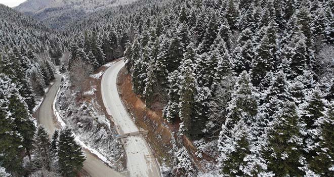 Yedigöller Milli Parkı yolu kar ve buzlanma sebebiyle ulaşıma kapatıldı