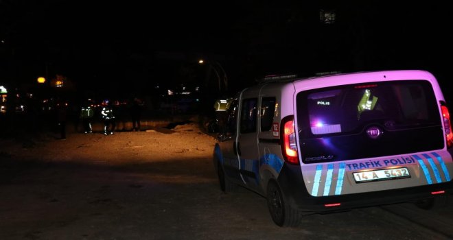 Yol çalışması uyarı tabelalarına aldırış etmedi, 4 metrelik çukura uçtu