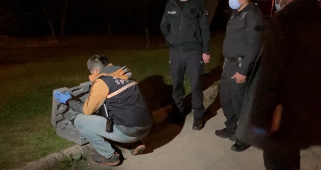 Yol kenarında işçilerin bulduğu çantadan silah ve şarjör çıktı