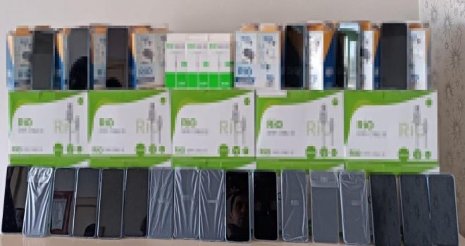 Yolcu otobüsünde 27 kaçak telefon ve 769 aksesuar ele geçirildi