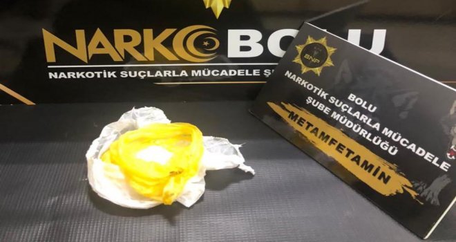 Yolcunun çantasından 45.25 gram uyuşturucu çıktı..