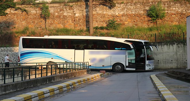 Yoluna devam eden otobüs  Bolu’da karantinaya alınacak