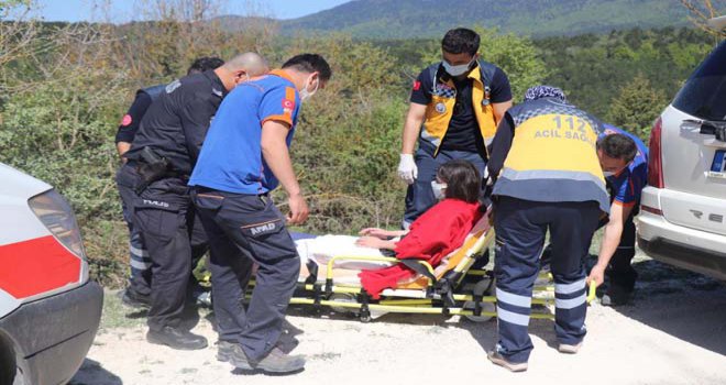 Yürüyüşe çıktığı ormanda kaybolan kız, yaralı halde bulundu