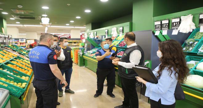 Zabıta ekiplerinden marketlere sıkı denetim....